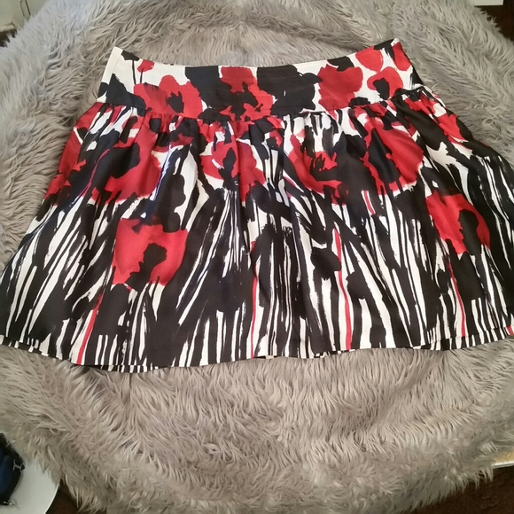 Kensie Dresses & Skirts - Kensie Silk abstract lined skirt, 12
